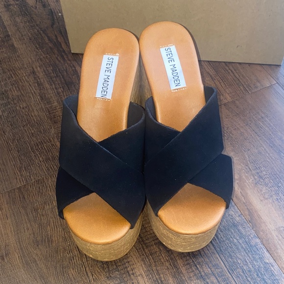 Steve Madden Black Suede Platform Sandals - Picture 8 of 10